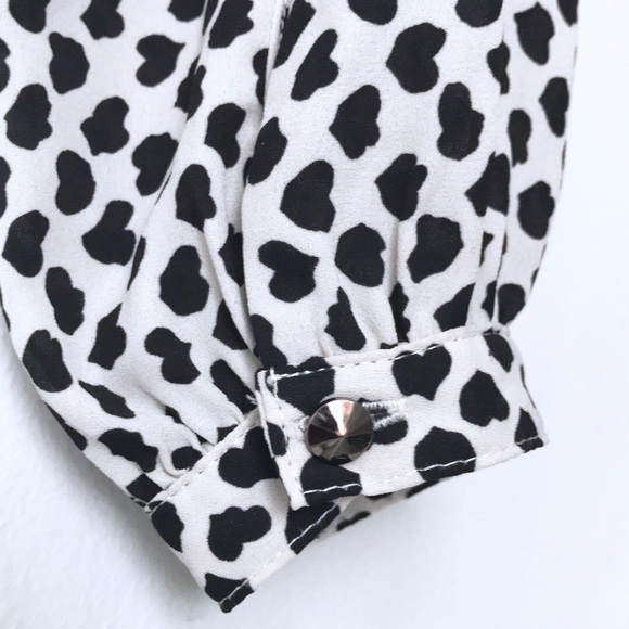 Forever 21 High Low Black & White Print Blouse. - Picture 5 of 8